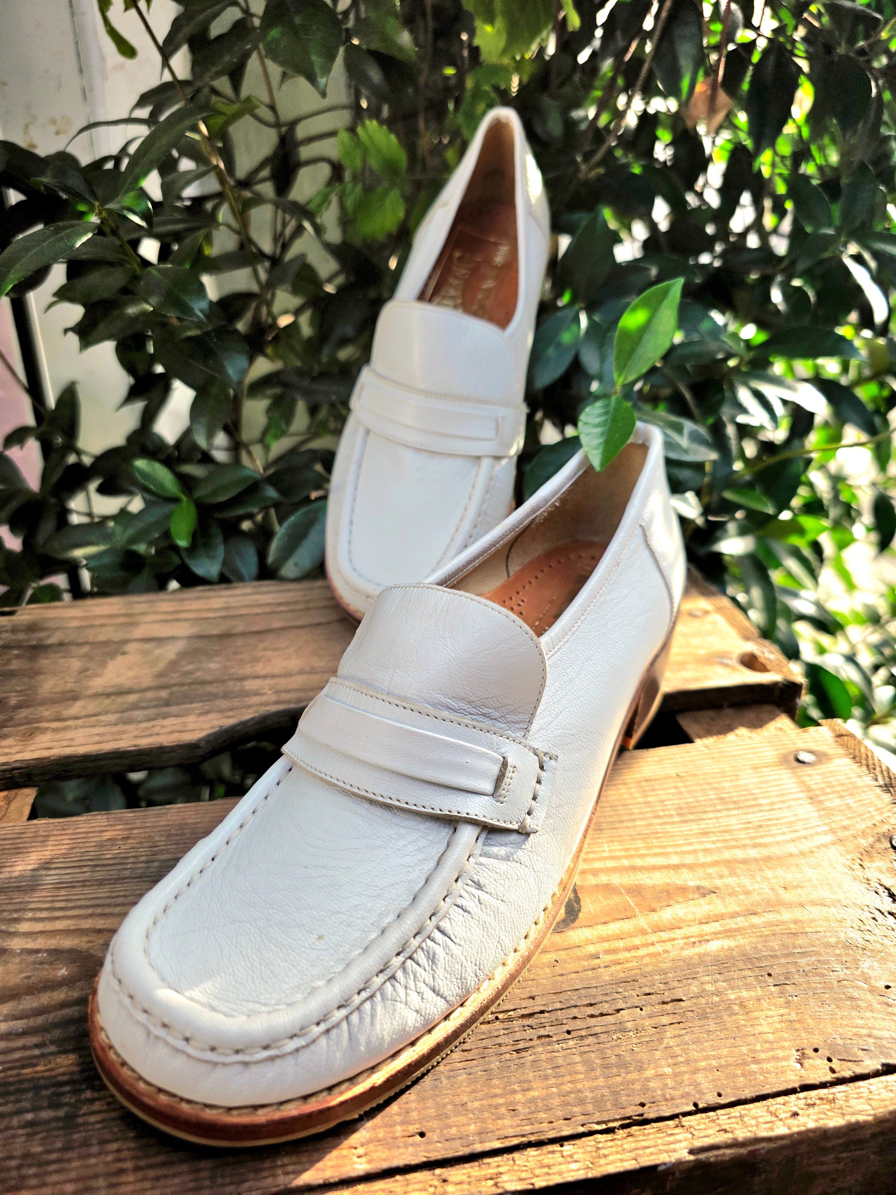 Deadstock Brand New 80's Avang Mocassin Shoes