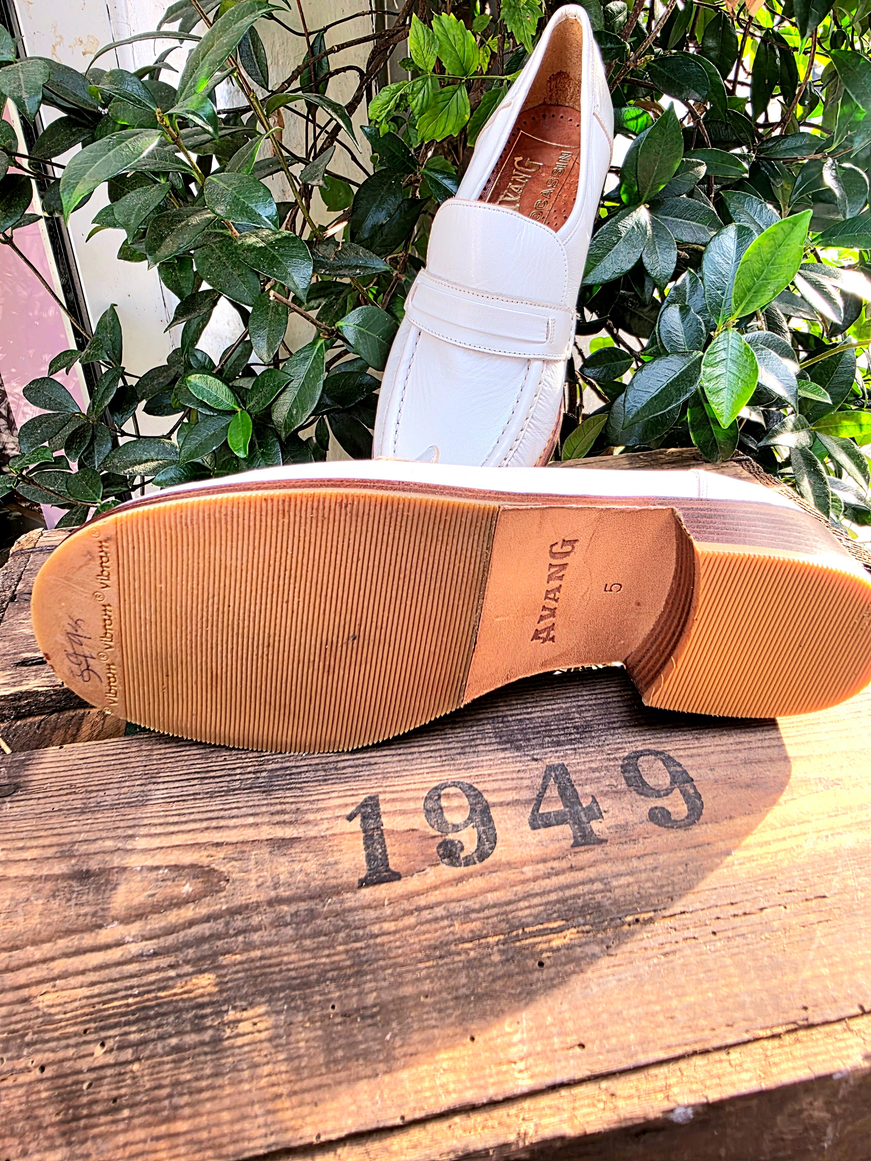 Deadstock Brand New 80's Avang Mocassin Shoes