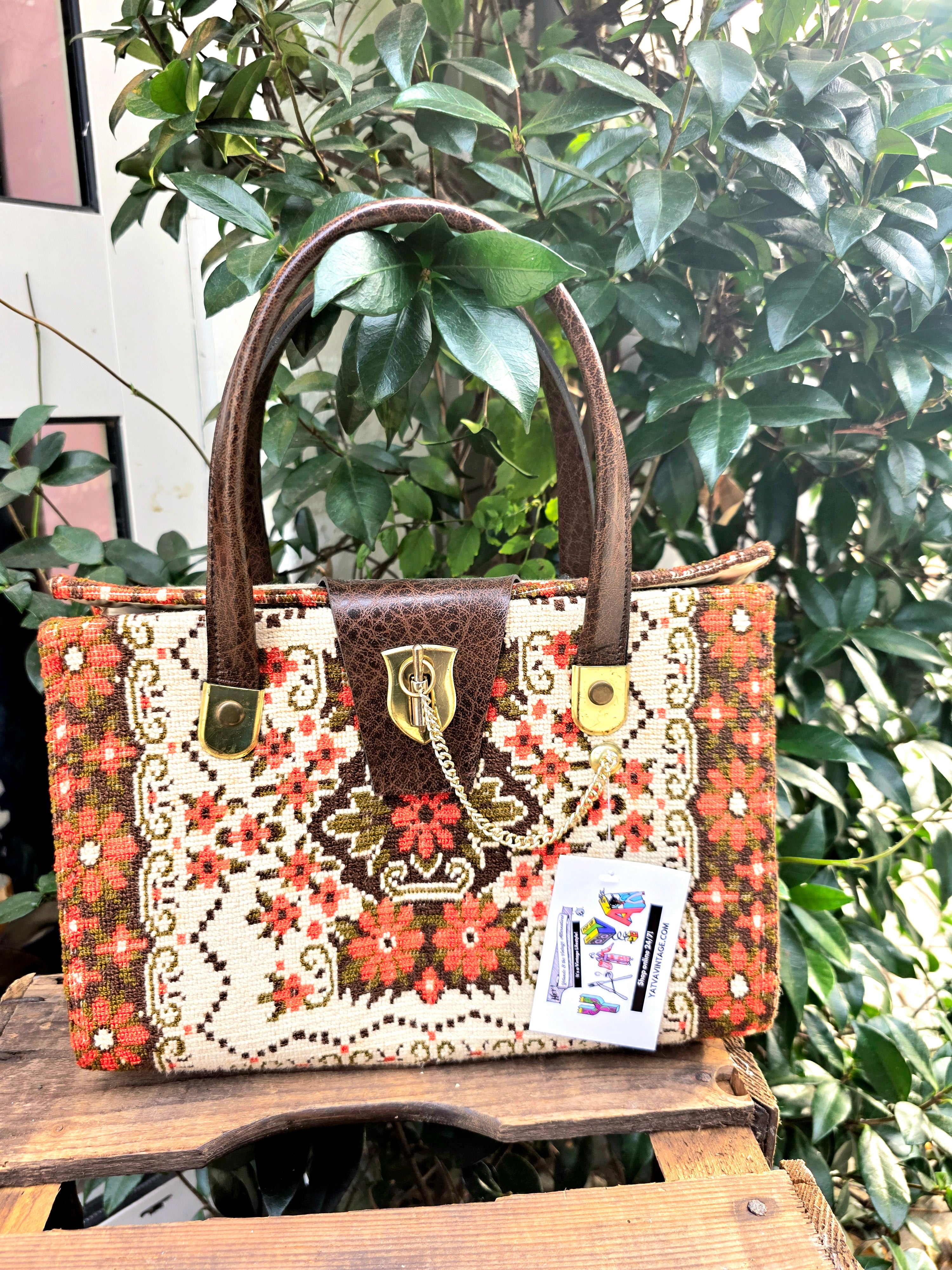 Vintage 60s / 70s Tapestry -Needlepoint Handbag