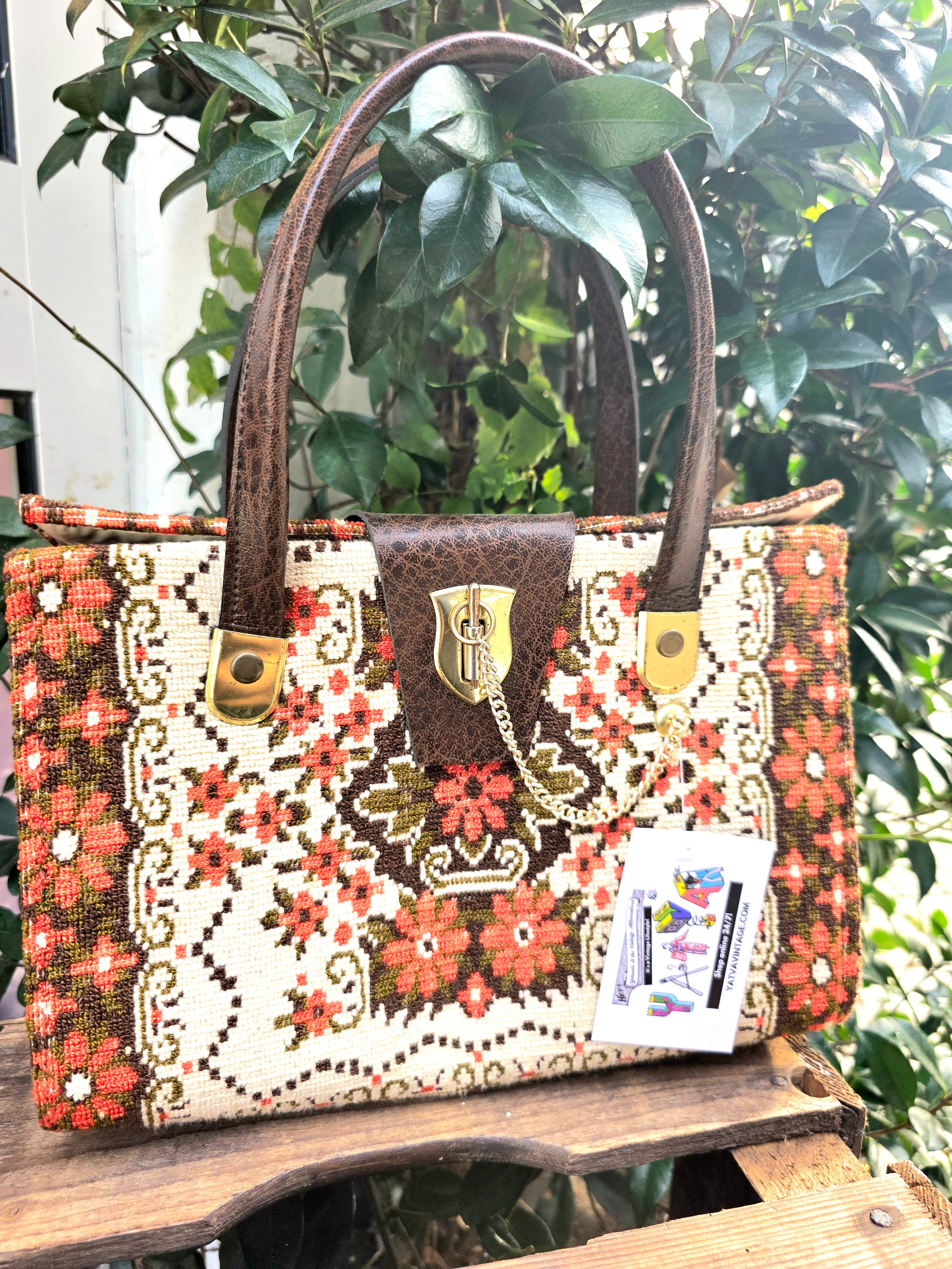 Vintage 60s / 70s Tapestry -Needlepoint Handbag