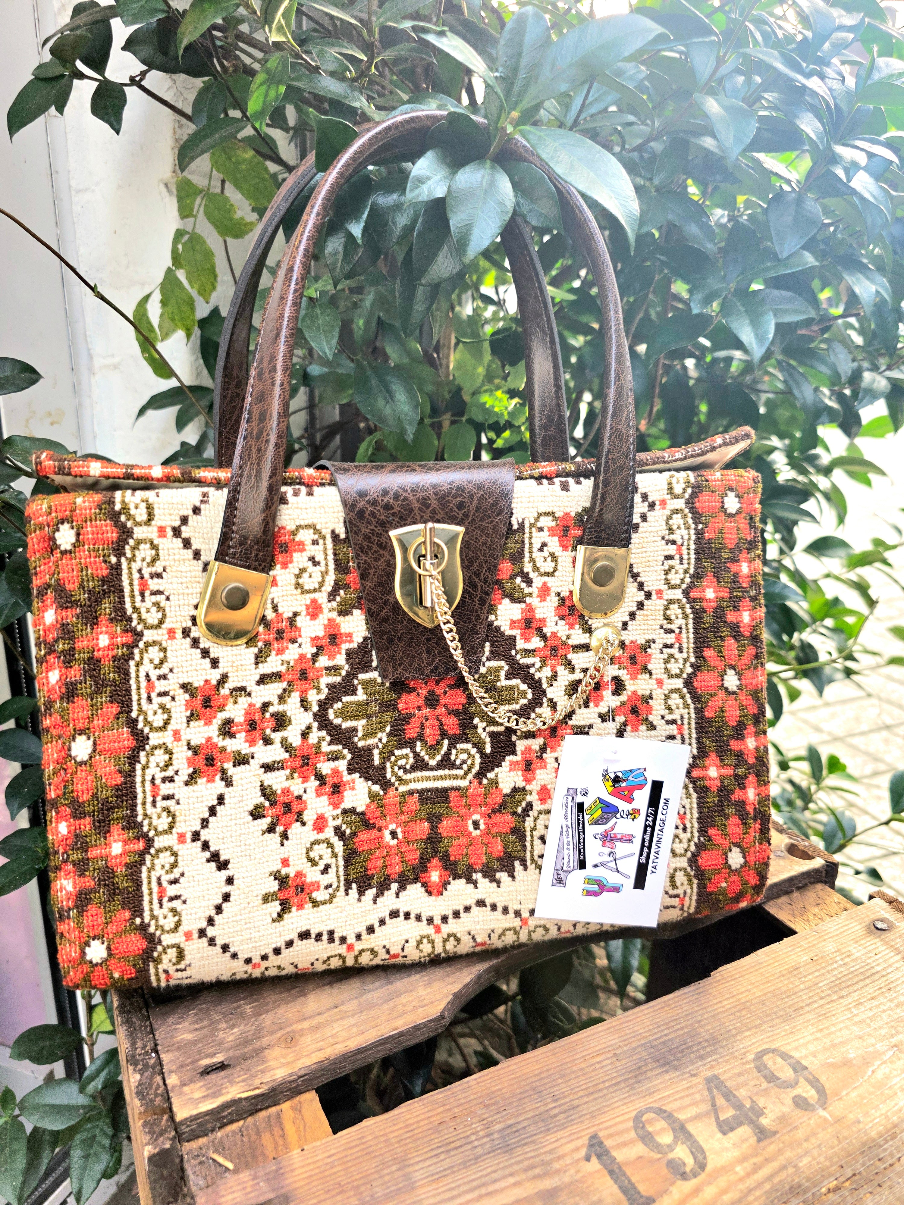Vintage 60s / 70s Tapestry -Needlepoint Handbag