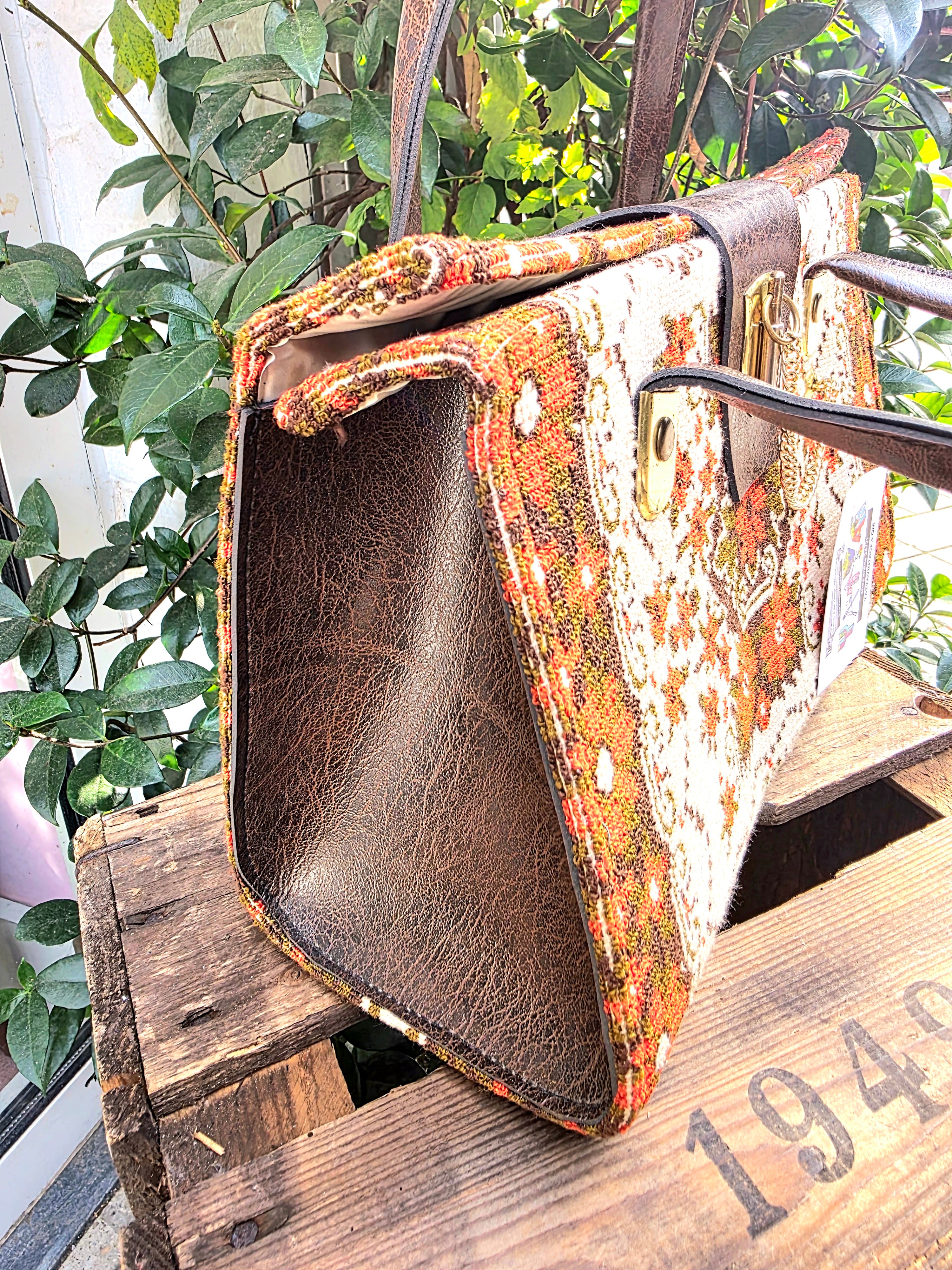 Vintage 60s / 70s Tapestry -Needlepoint Handbag