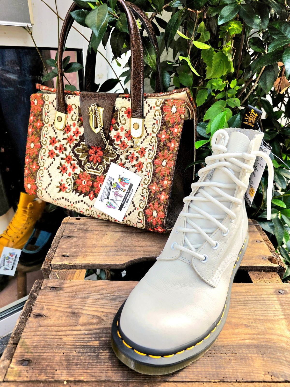 YV7005: Brand New Dr. Martens 1460 Pascal Virginia Ankle Boots