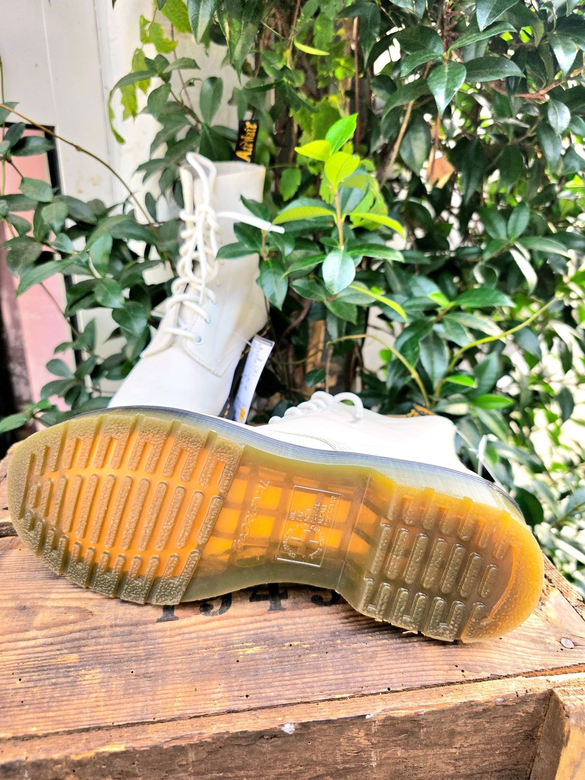 YV7005: Brand New Dr. Martens 1460 Pascal Virginia Ankle Boots