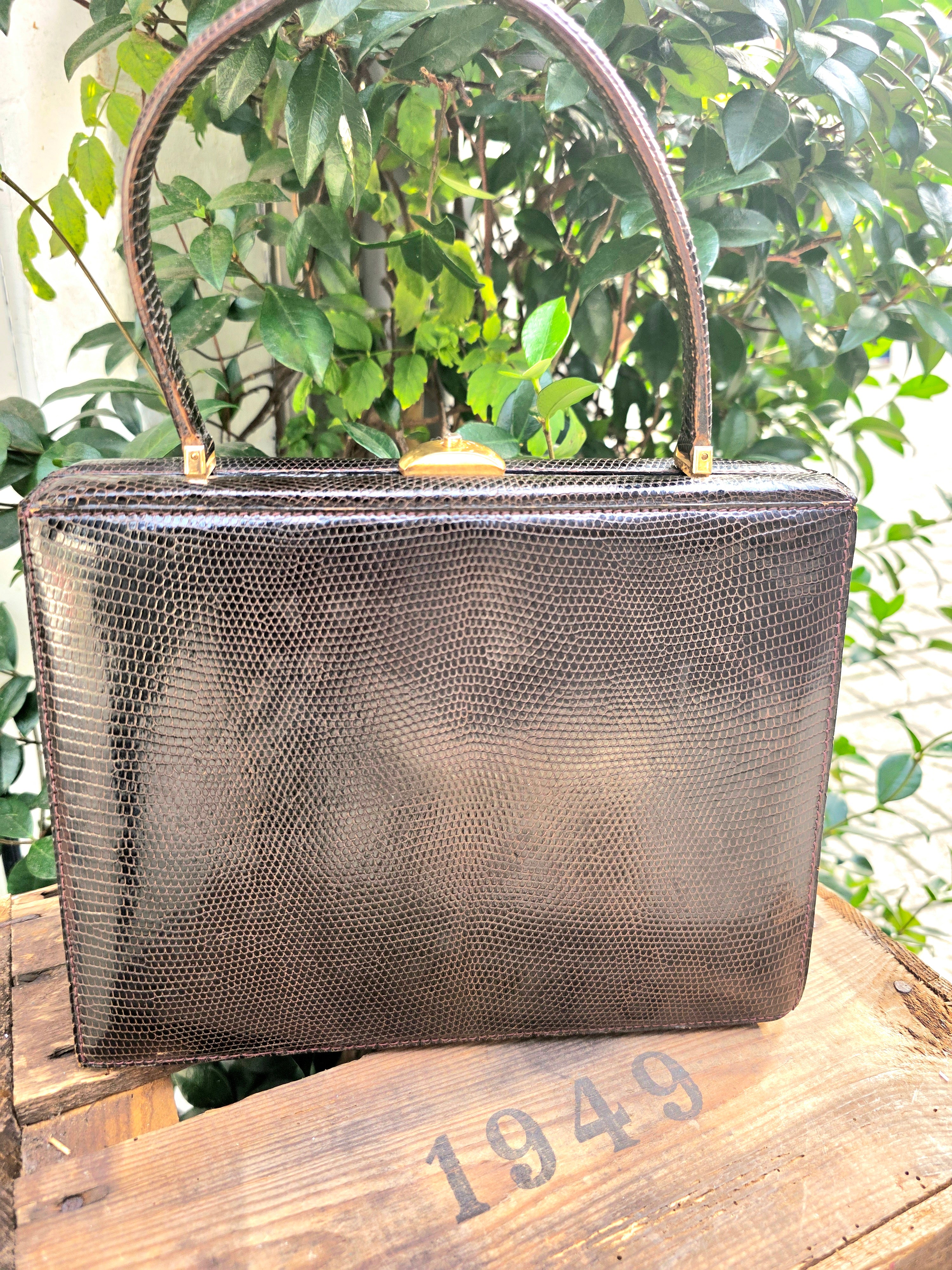 YV7003: Vintage 50s / 60s Reptile Hand Bag
