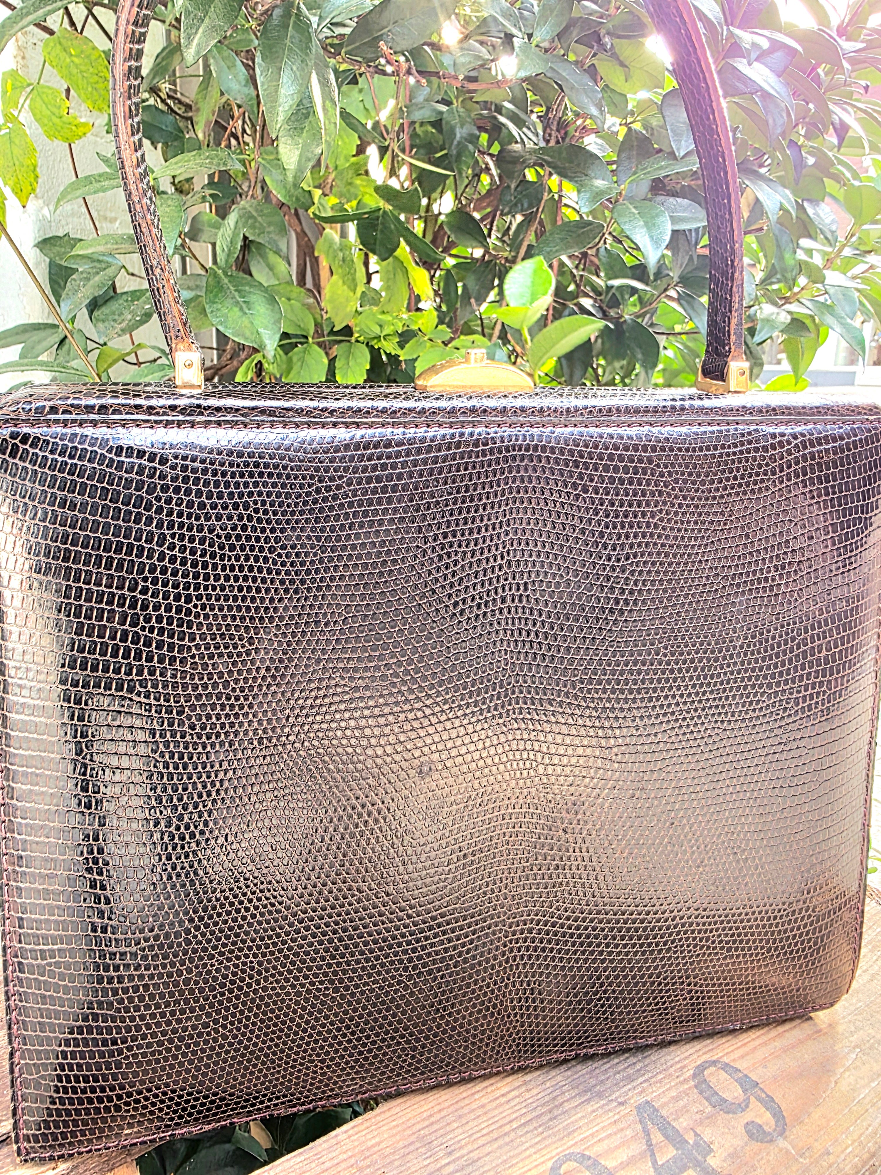 YV7003: Vintage 50s / 60s Reptile Hand Bag