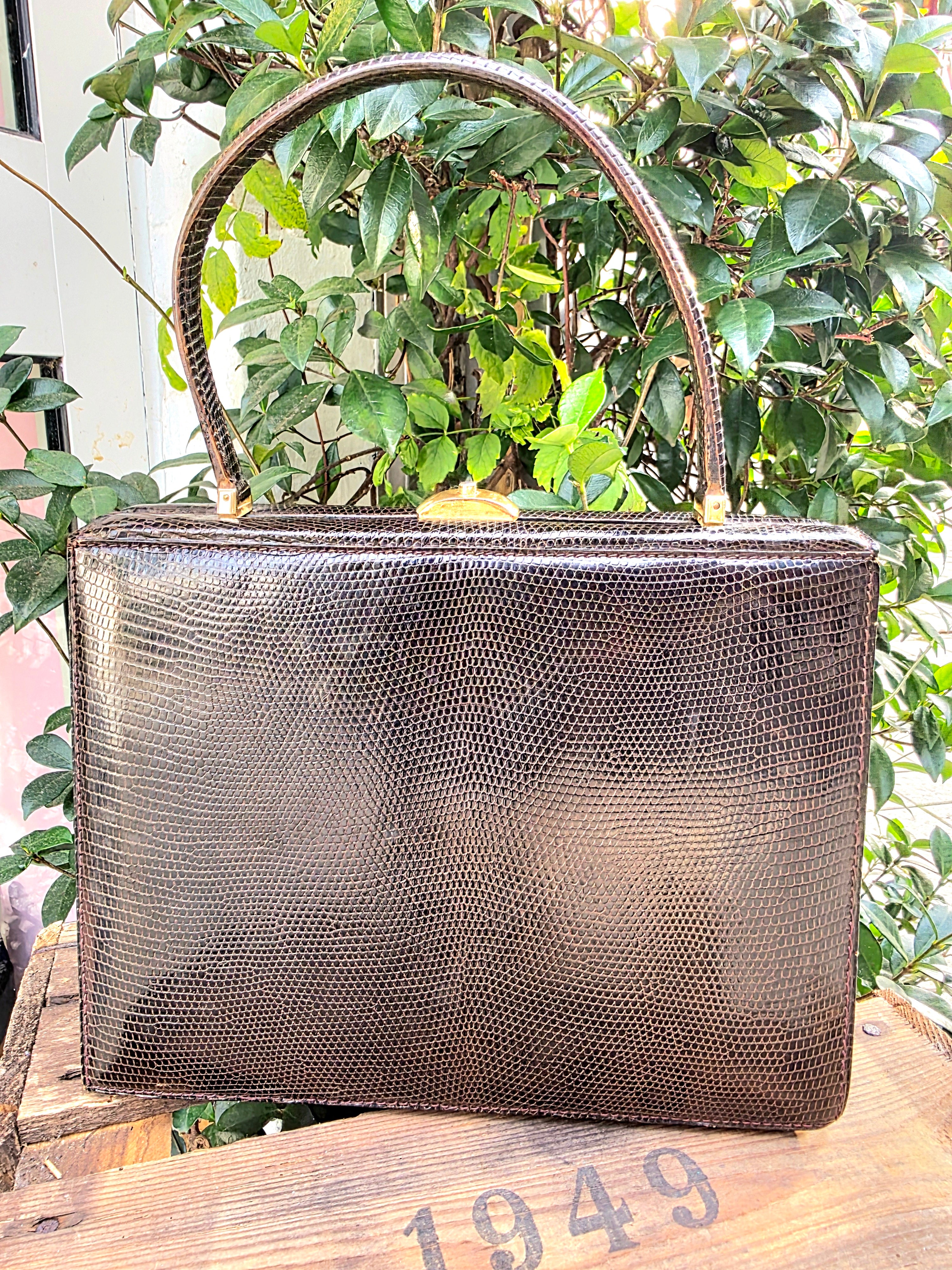 YV7003: Vintage 50s / 60s Reptile Hand Bag