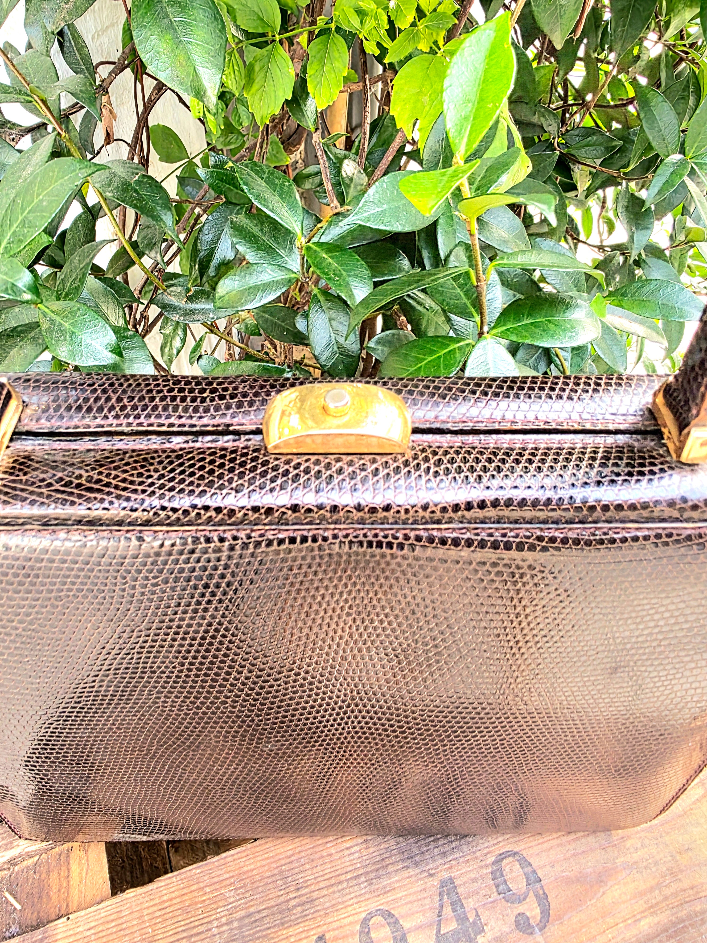 YV7003: Vintage 50s / 60s Reptile Hand Bag