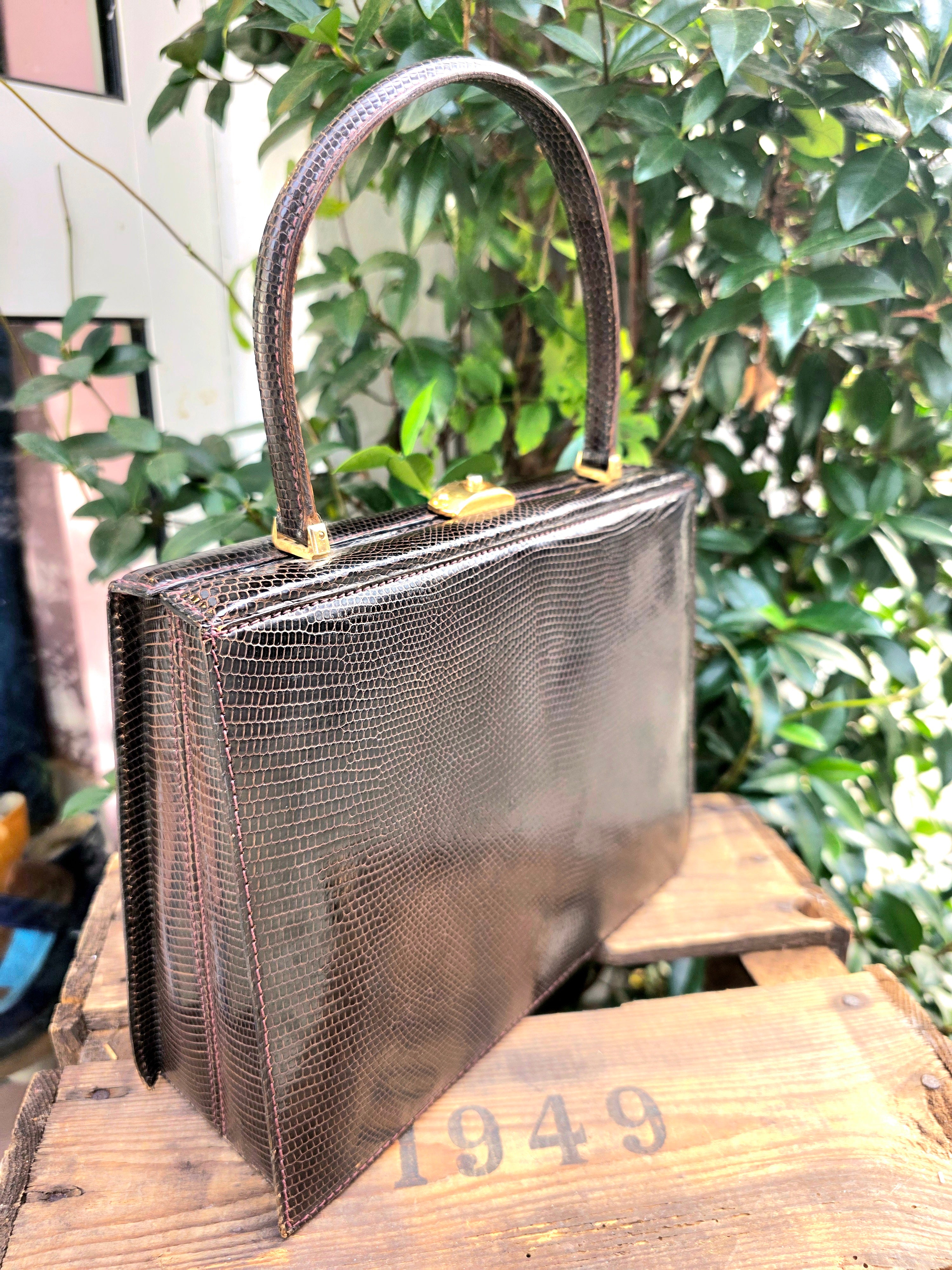 YV7003: Vintage 50s / 60s Reptile Hand Bag