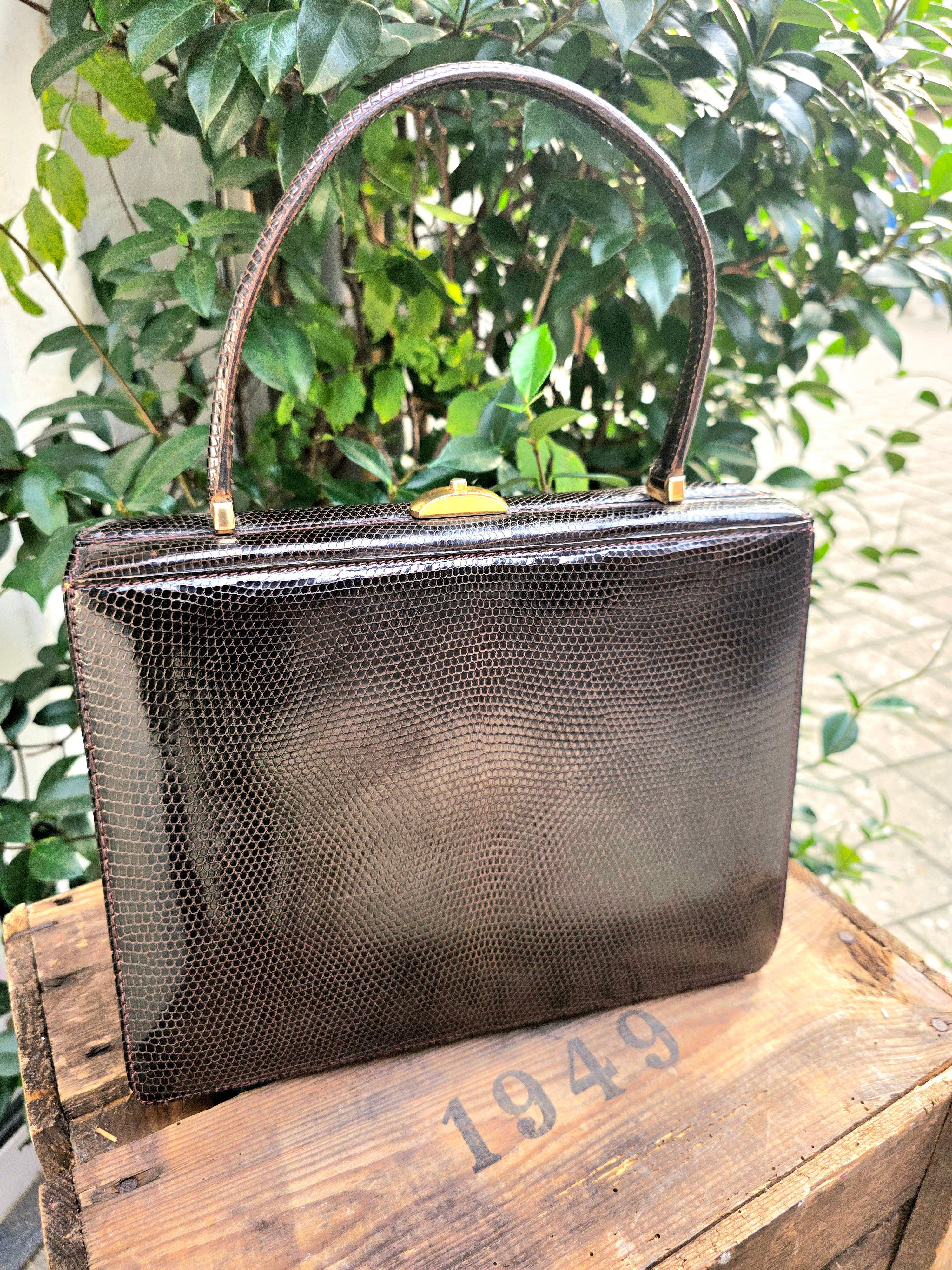 YV7003: Vintage 50s / 60s Reptile Hand Bag