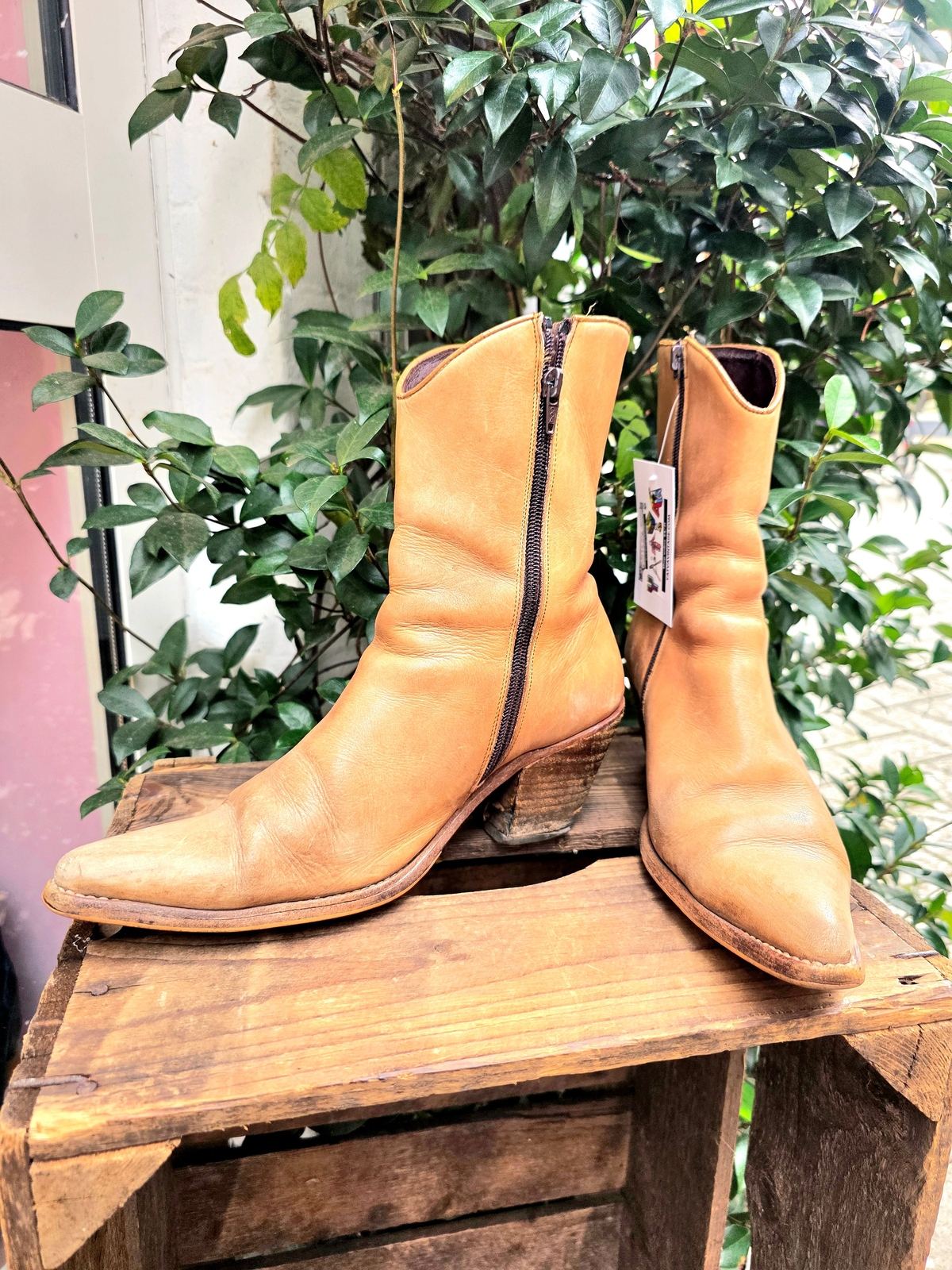 YV7071: Vintage 80s / 90s Sancho Ankle Boots