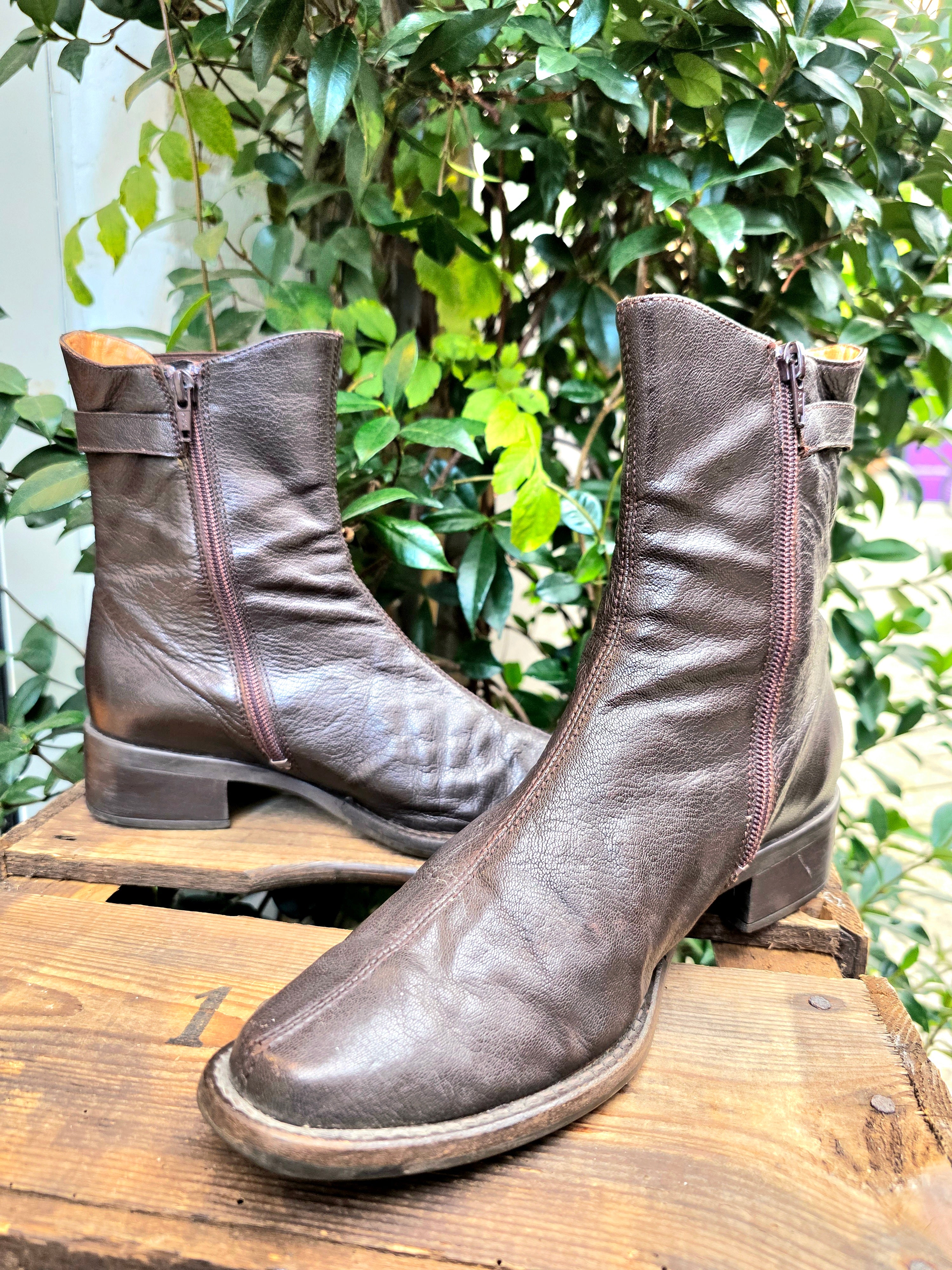 YV7059