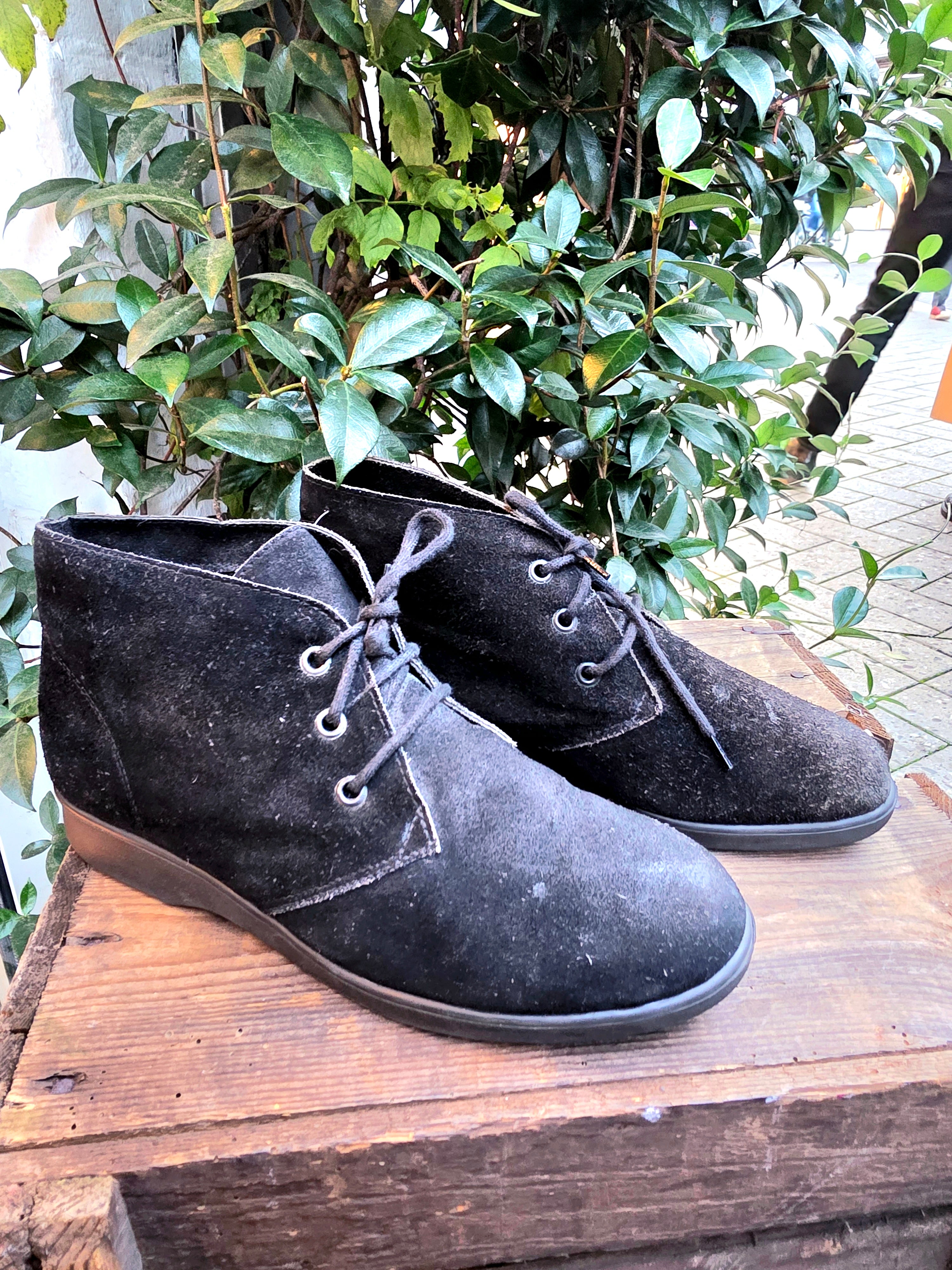 YV7062