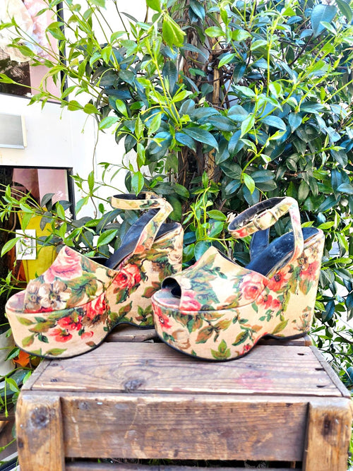 Vintage 1970s Floral Tapestry Platform Wedges Shoes
