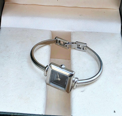 Vintage Gucci 1900L Stainless Steel Bangle Watch - Black Square Dial Luxury Cuff