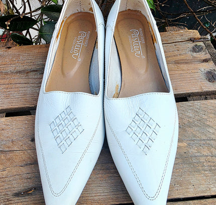 Flat heel