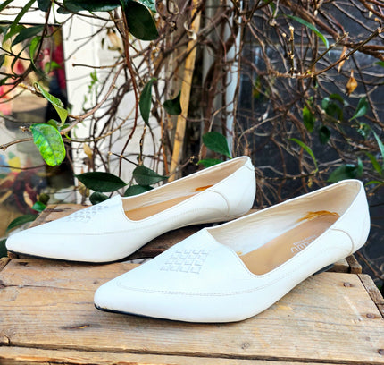 Flat heel