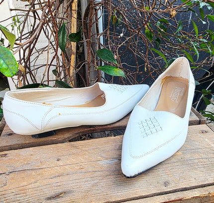 Flat heel
