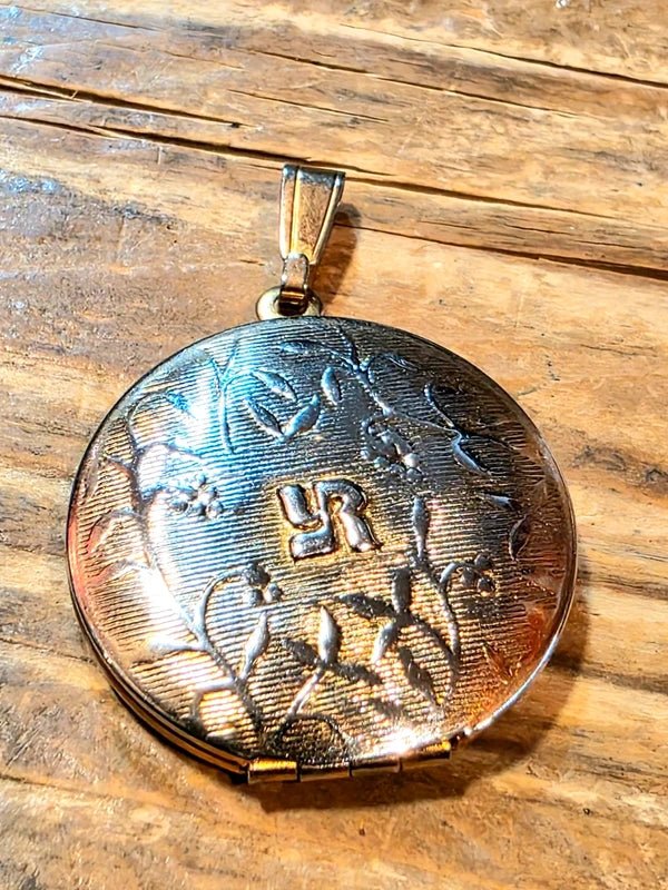 Vintage 60's / 70's Locket