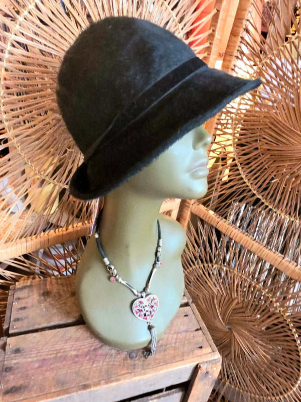 Vintage 70s Duchess Hat