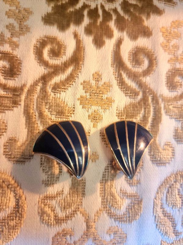 Retro Clip On Earrings
