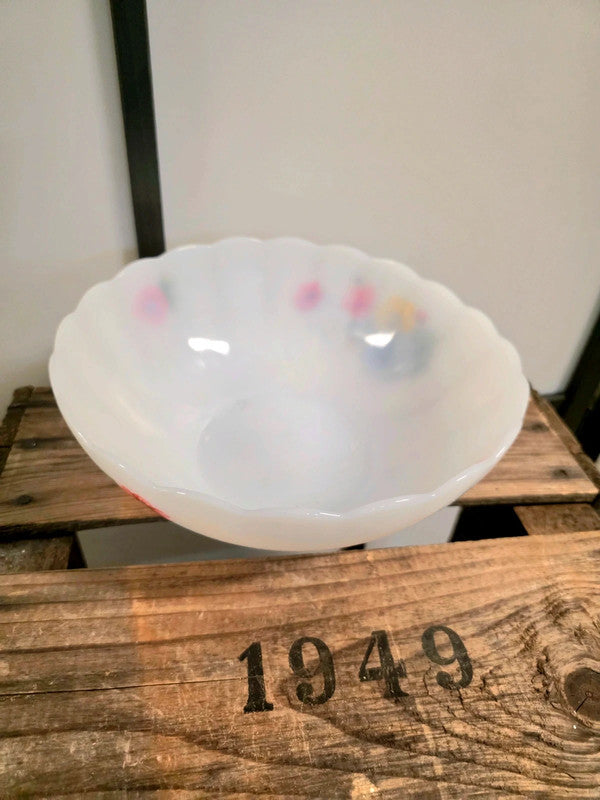 Arcopal France 9" Scalloped Milk Glass Mixing Bowl -Large