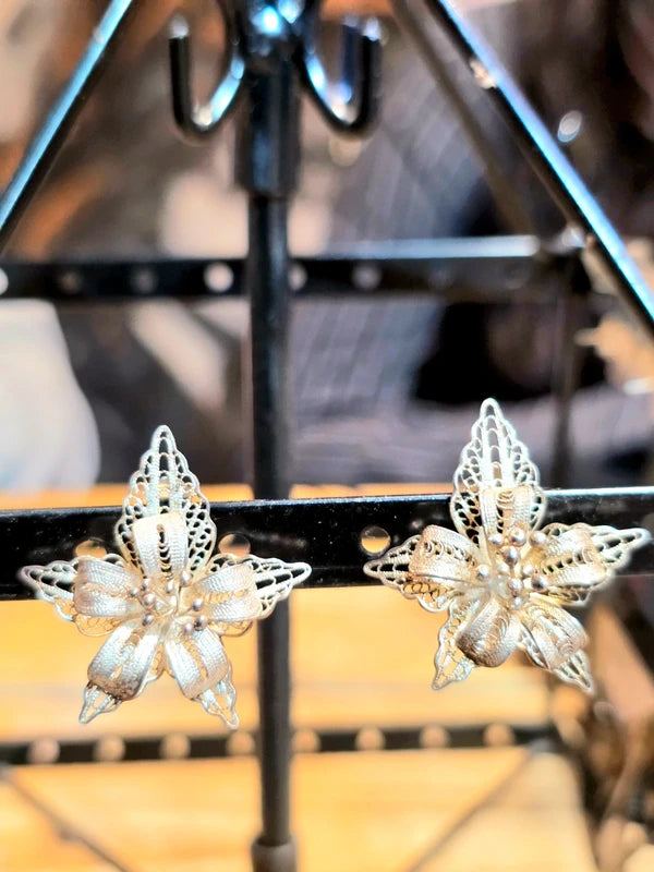 Vintage 60's Silver Filigree Clip-On Earring