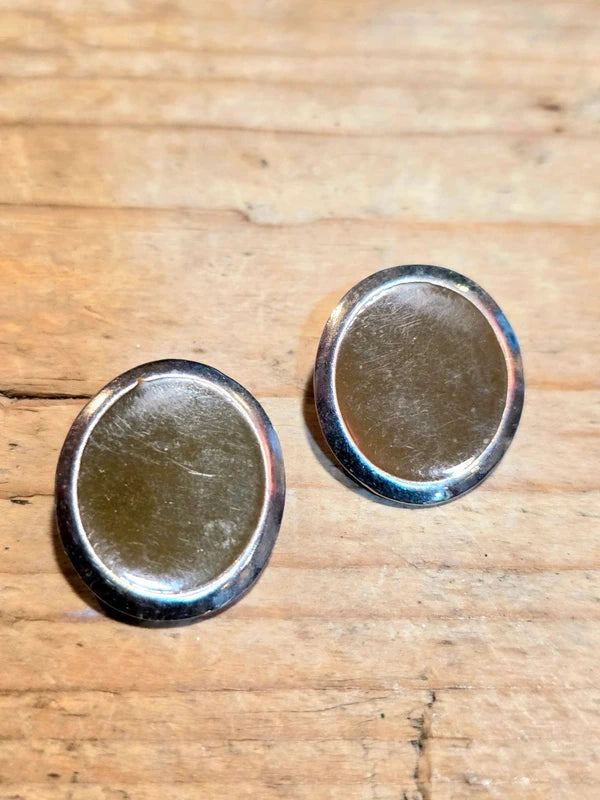 Vintage 80's Oval Clip-On Earrings