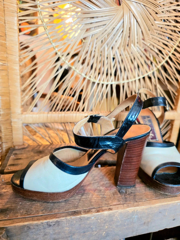 Vintage 60's/ 70's Sandal Shoes