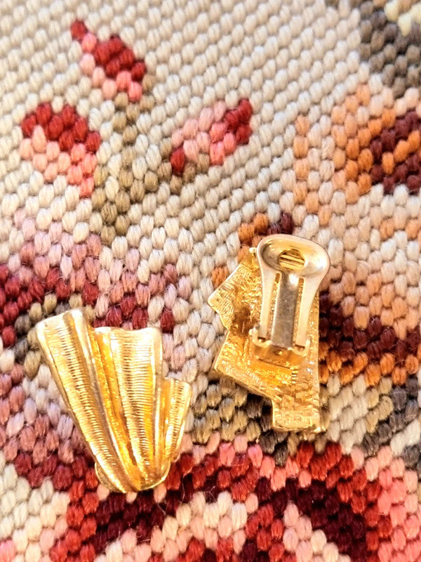 Vintage 80's Clip-On Earrings