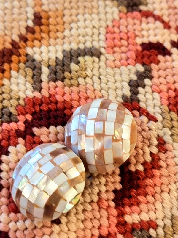 Vintage Circle Shell Clip-On Earrings