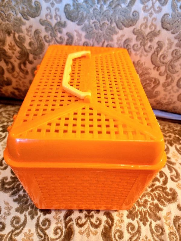 Vintage Retro 60s / 70s Basket