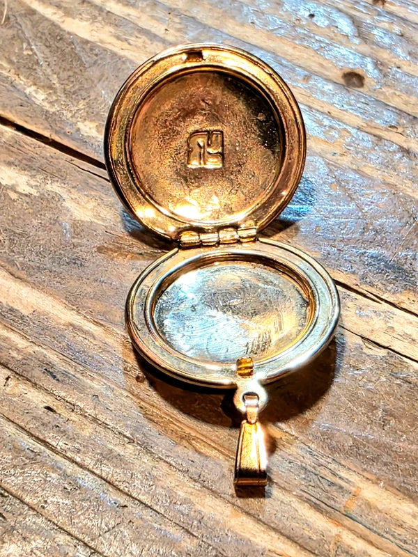 Vintage 60's / 70's Locket