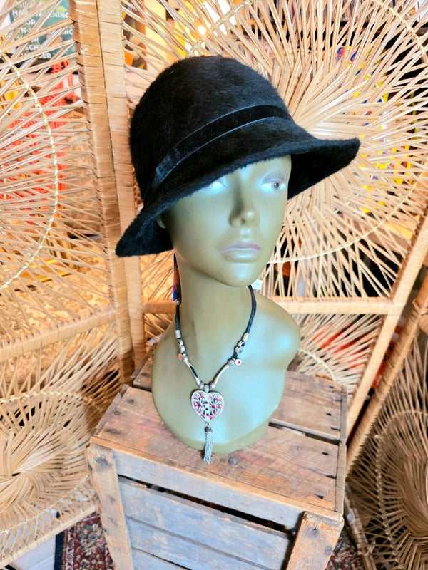 Vintage 70s Duchess Hat