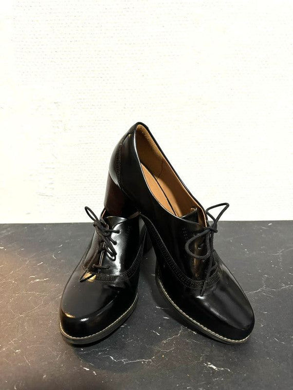 Clarks 20's Style Oxford Shoes