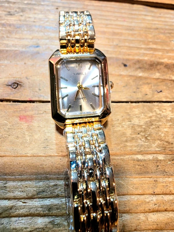 Ximili Quartz Watch