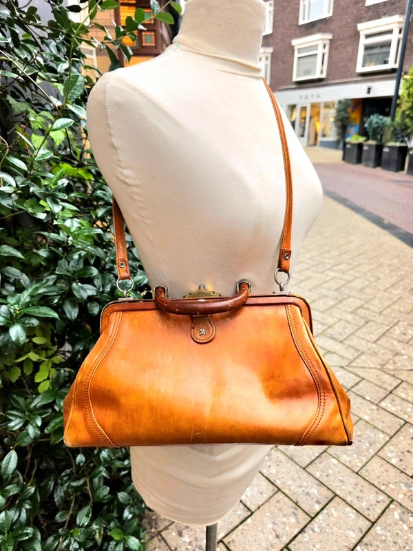 Vintage 70's / 80's Gladstone Shoulder / Hand Bag