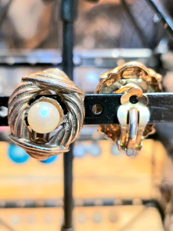 Vintage 60's Pearl Clip-On Earrings