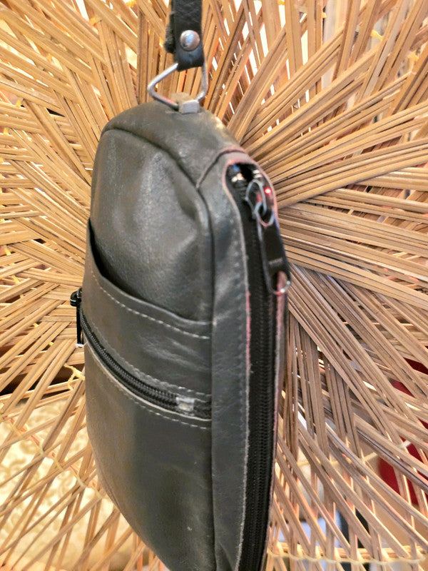 Vintage 70s / 80s Leather Wrist Bag