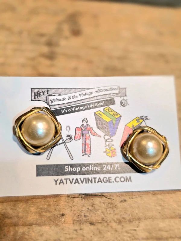 Vintage 1950's Clip-On Earrings