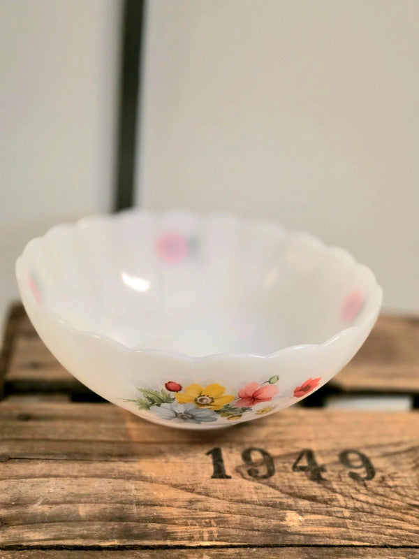 Arcopal France 9" Scalloped Milk Glass Mixing Bowl -Large