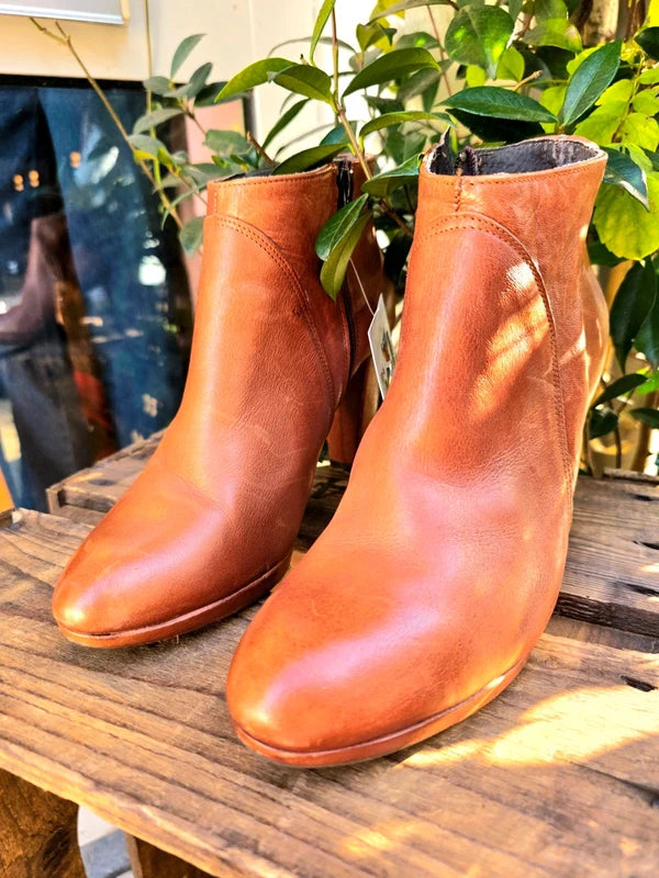 Vintage Van Dalen Ankle Boots