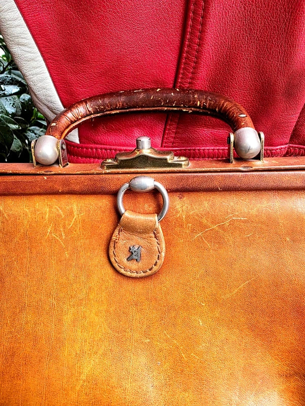 Vintage 70's / 80's Gladstone Shoulder / Hand Bag