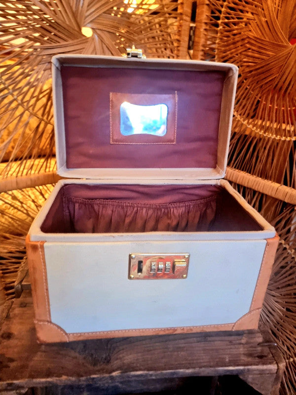 Vintage 40's/50's Makeup Case