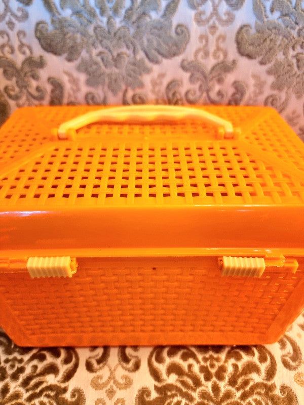 Vintage Retro 60s / 70s Basket