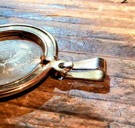 Vintage 60's / 70's Locket