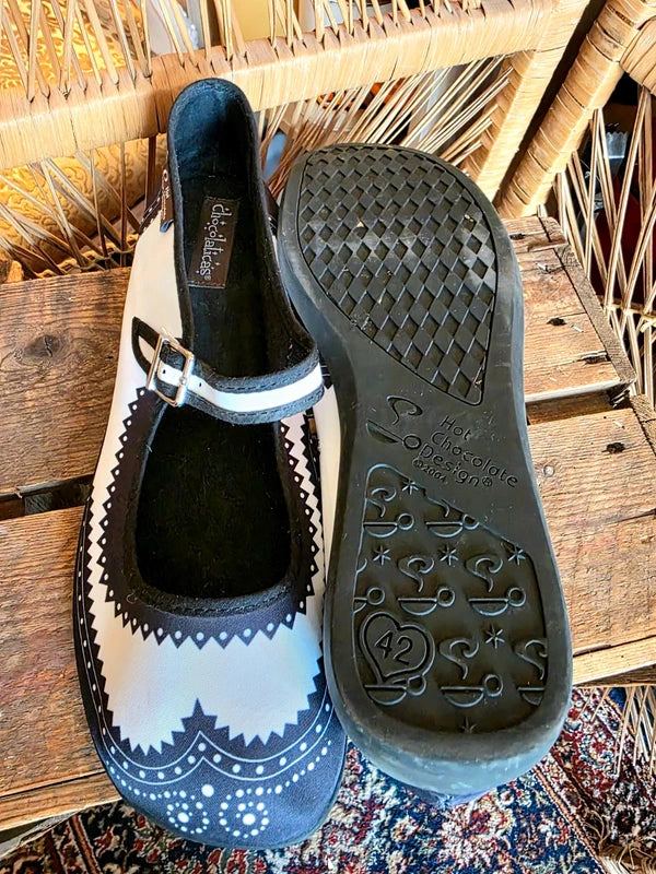 Vintage Y2K Hot Chocolate Design Ballerina Shoes