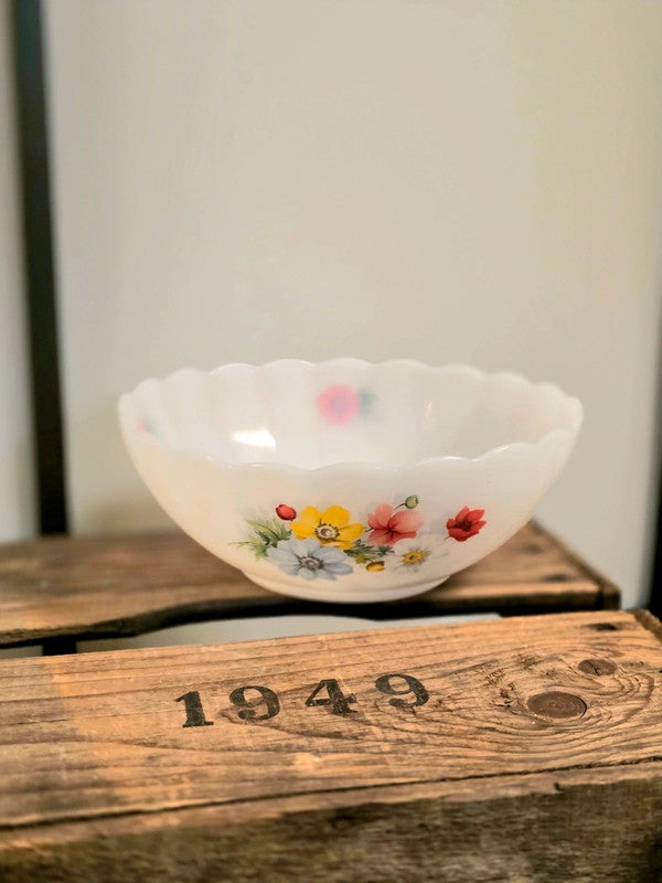 Arcopal France 9" Scalloped Milk Glass Mixing Bowl -Large