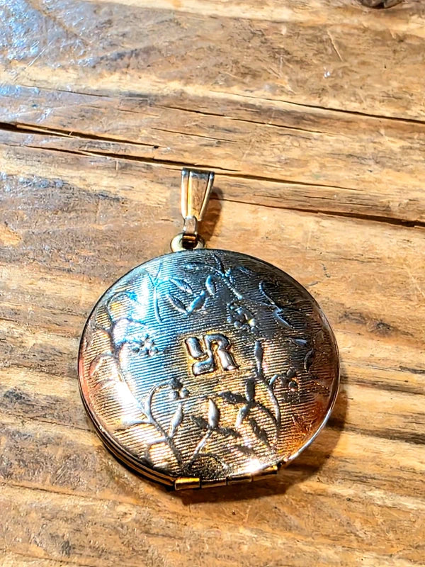 Vintage 60's / 70's Locket