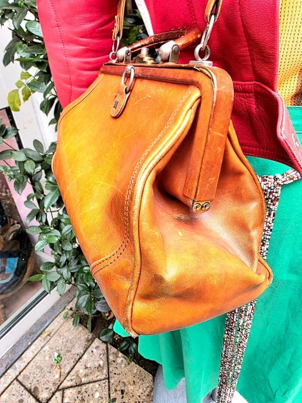 Vintage 70's / 80's Gladstone Shoulder / Hand Bag